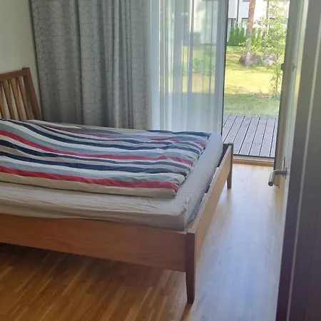 Homestay Nb! For Female Quest Only! 1 20 M2 From 45 M2 Shared With Sunny Terrace For Rent *