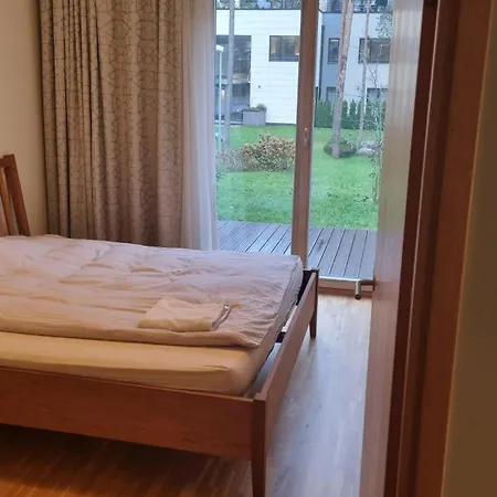 Homestay Nb! For Female Quest Only! 1 20 M2 From 45 M2 Shared With Sunny Terrace For Rent *