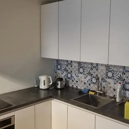 Nb! For Female Quest Only! 1 20 M2 From 45 M2 Shared With Sunny Terrace For Rent Habitación en casa particular *